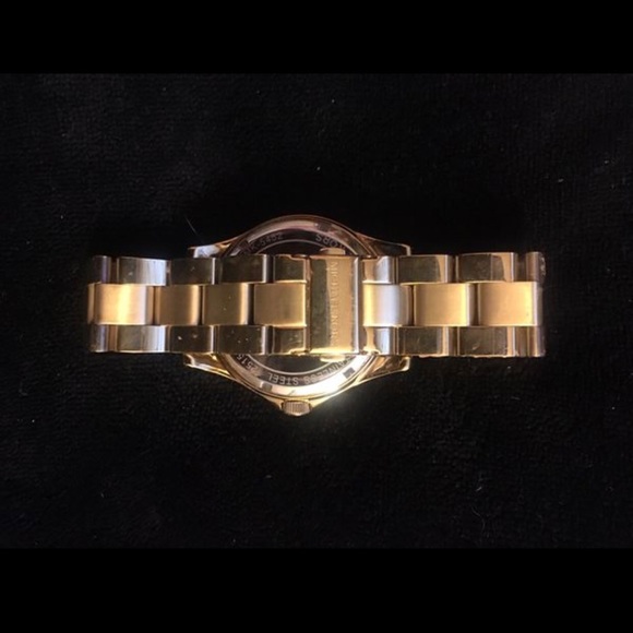 Gold color Micheal Kors watch - Picture 3 of 3
